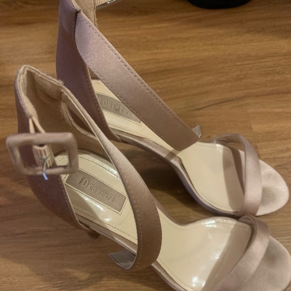 Pink Heels - Picture 2 of 2